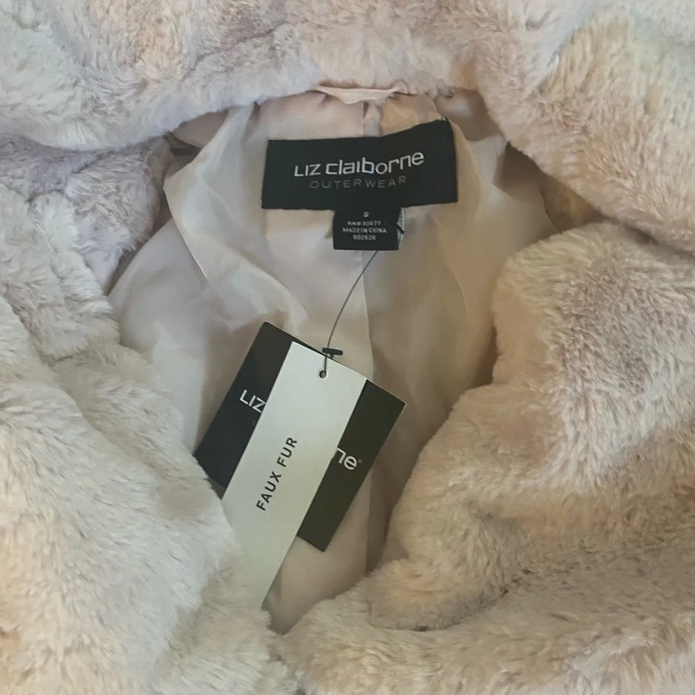 Liz Claiborne notch collar faux fur coat NWT S - Picture 3 of 7